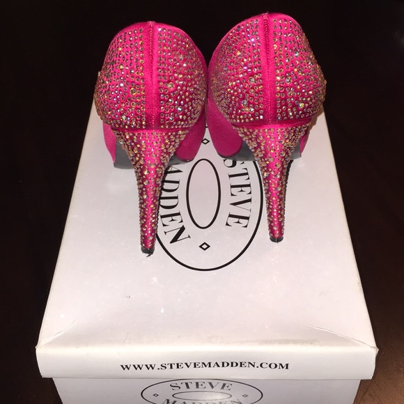 Steve Madden Peep Toe Pump - Picture 3 of 6